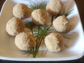 Rawa Coconut Ladoos