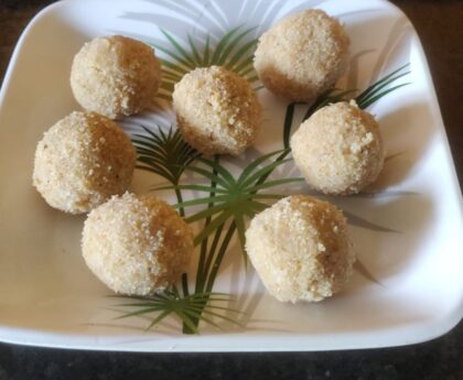 Rawa Coconut Ladoos