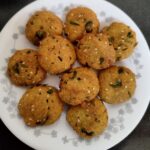 Wheat Bajri Methi Wada